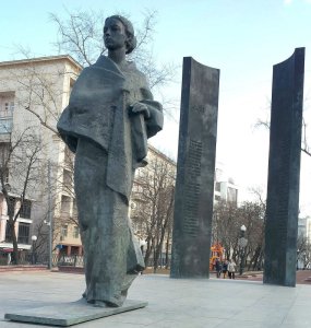 Monument Kroupskaya